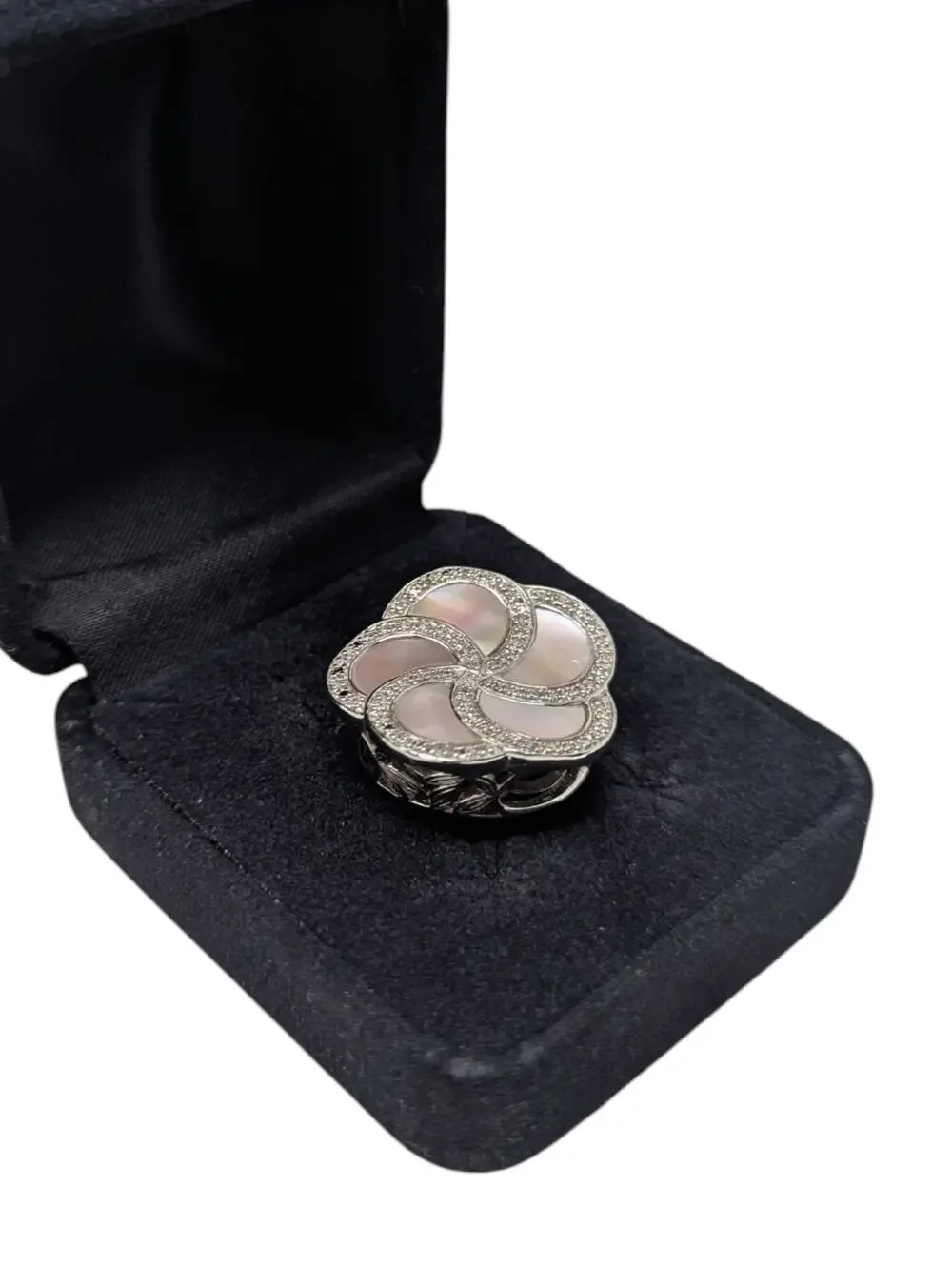 925 Sterling Silver Mother of Pearl Flower slide pendant Thailand